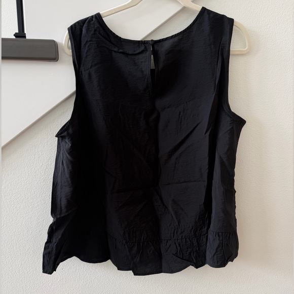 NWT torrid Black Sleeveless Ruffle Hem Top - Picture 8 of 8